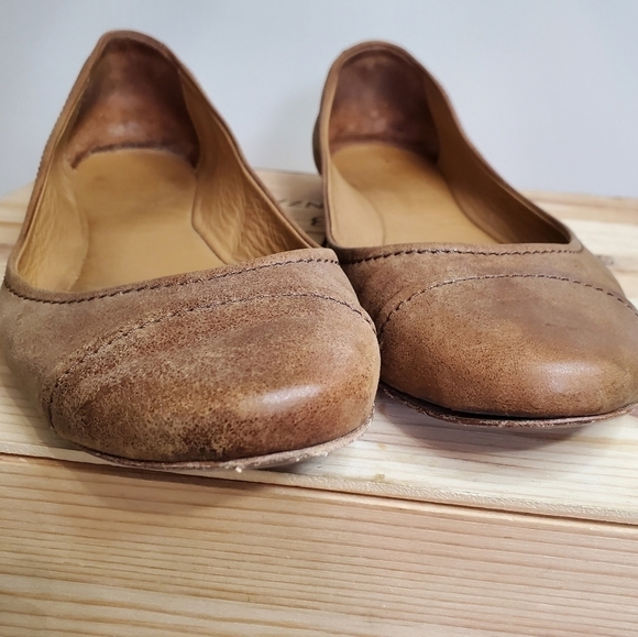 Roots Brown Leather Flats - Picture 3 of 16